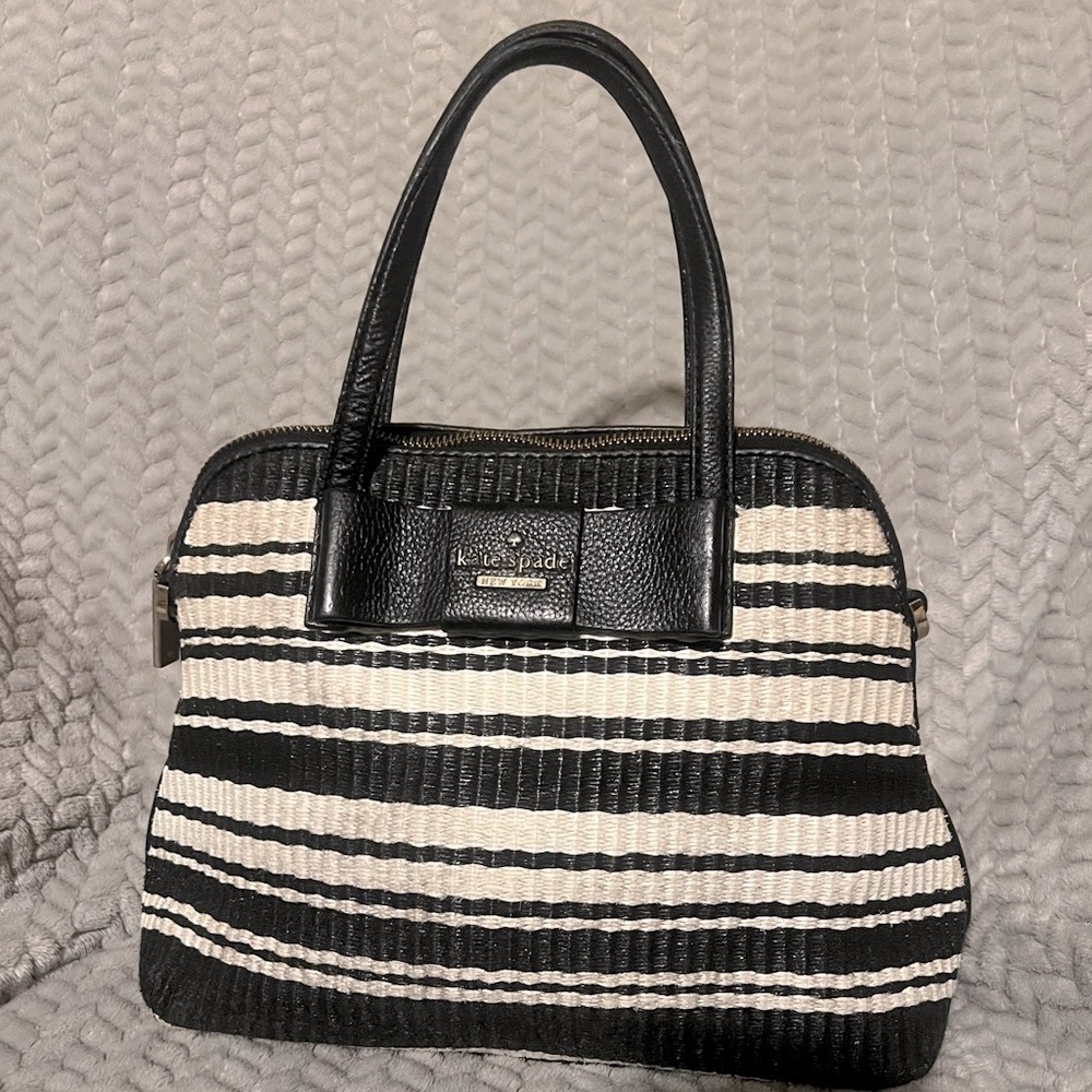 Kate spade ♠️  Black and White woven straw handbag
